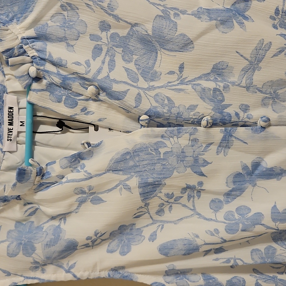 Steve Madden The Finley Dress With Blue and White Floral. NWT - Picture 4 of 7